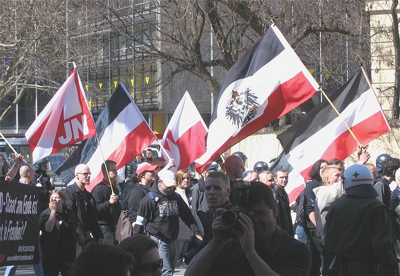 Symbolbild: Neonazis